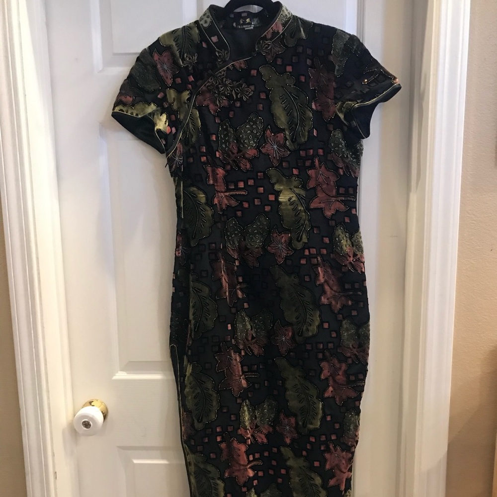 Elegant Black and Green Floral Dress